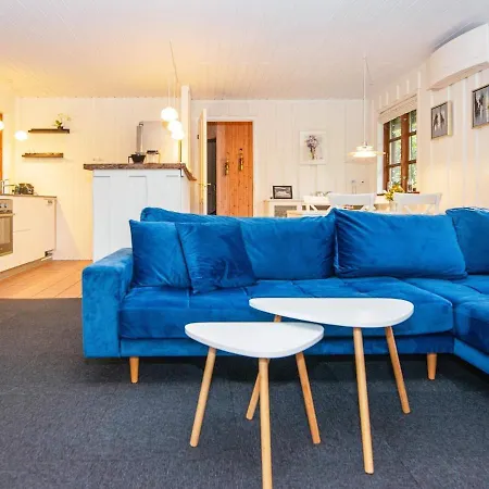 4 Person In Toftlund-by Traum